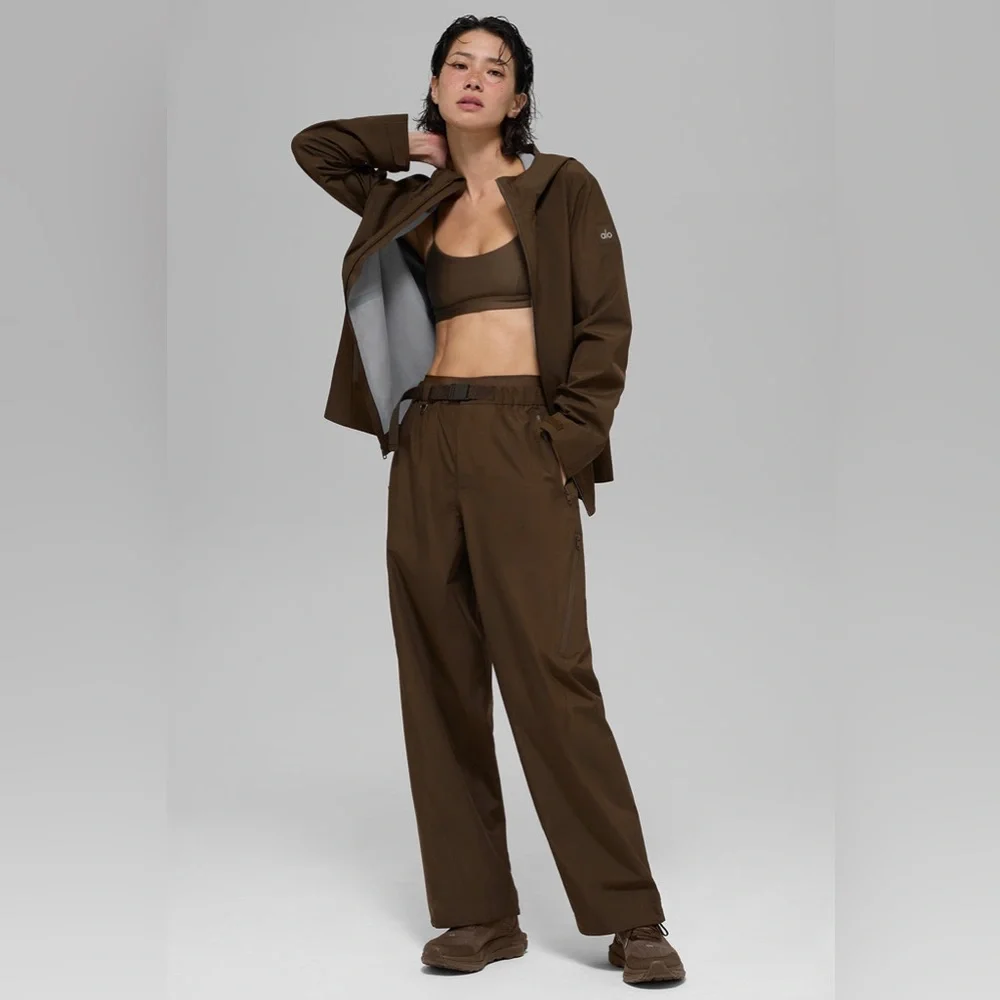 ALO Yoga Alpha Shell Jacket - Picture 5 of 12